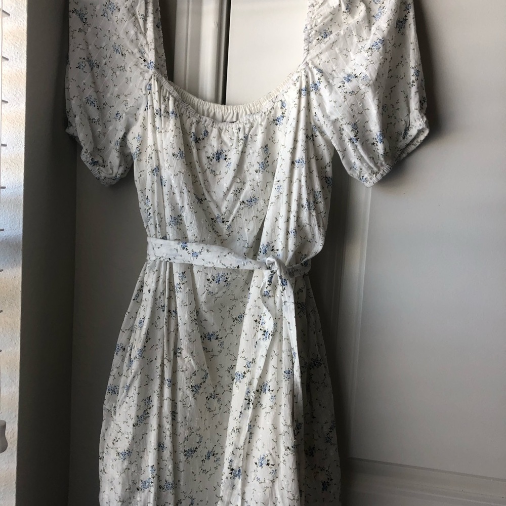 LuLu’s Belted Puff Sleeve Dress